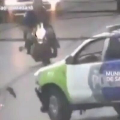 Video: Ladrón muere cuando moto en la que huía se estrella con patrulla