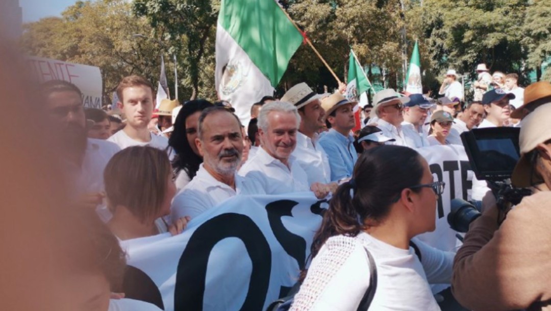 Marchan contra el primer año de gobierno de AMLO. (Mónica Vázquez, Noticieros Televisa)