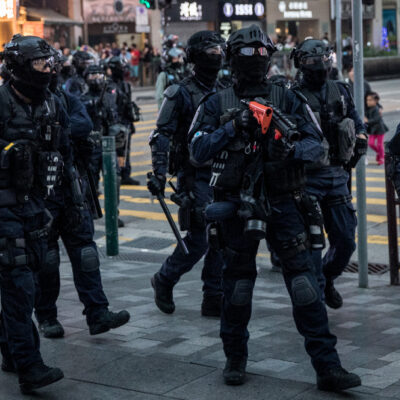Hong Kong recibe Navidad con enfrentamientos