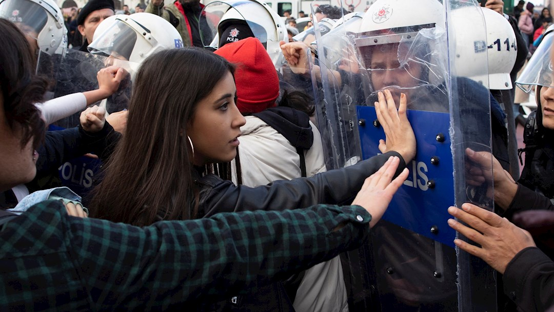 Foto:: La Policía turca dispersa una manifestación de mujeres en Estambul, 8 Diciembre 2019