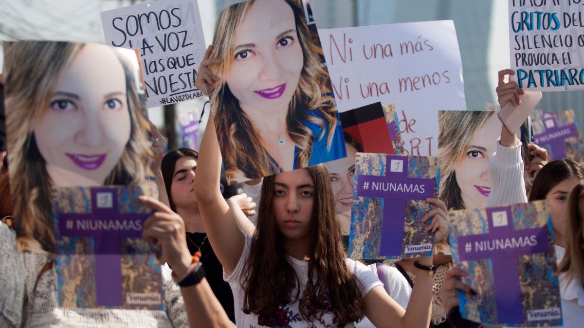 Protesta por feminicidio de Abril Pérez Sagaón.