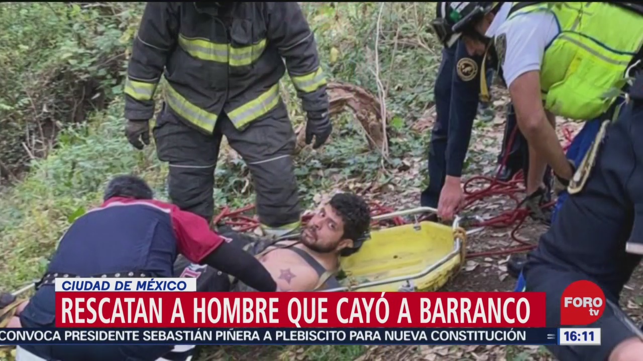 Rescatan Hombre Cayó Barranca Bosque De Chapultepec Foto: 28 Diciembre 2019
