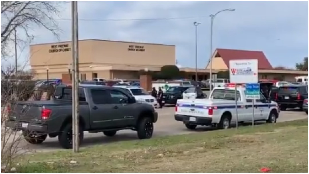 Foto: Autoridades atienden tiroteo reportado en iglesia de Texas, 29 de diciembre de 2019 (Twitter)