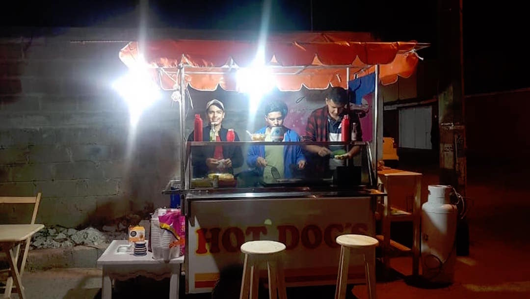 Becas-AMLO-negocio-comida-hot-dogs-Tuxtla
