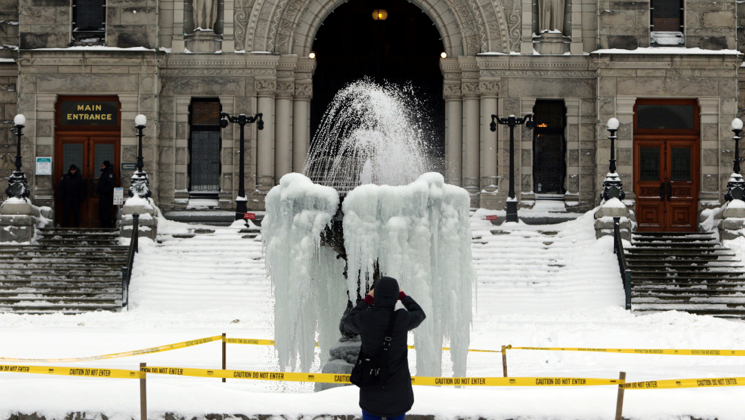 FOTO: En Ottawa una fuente se congeló, 17 DE ENERO DE 2020, (Reuters) 