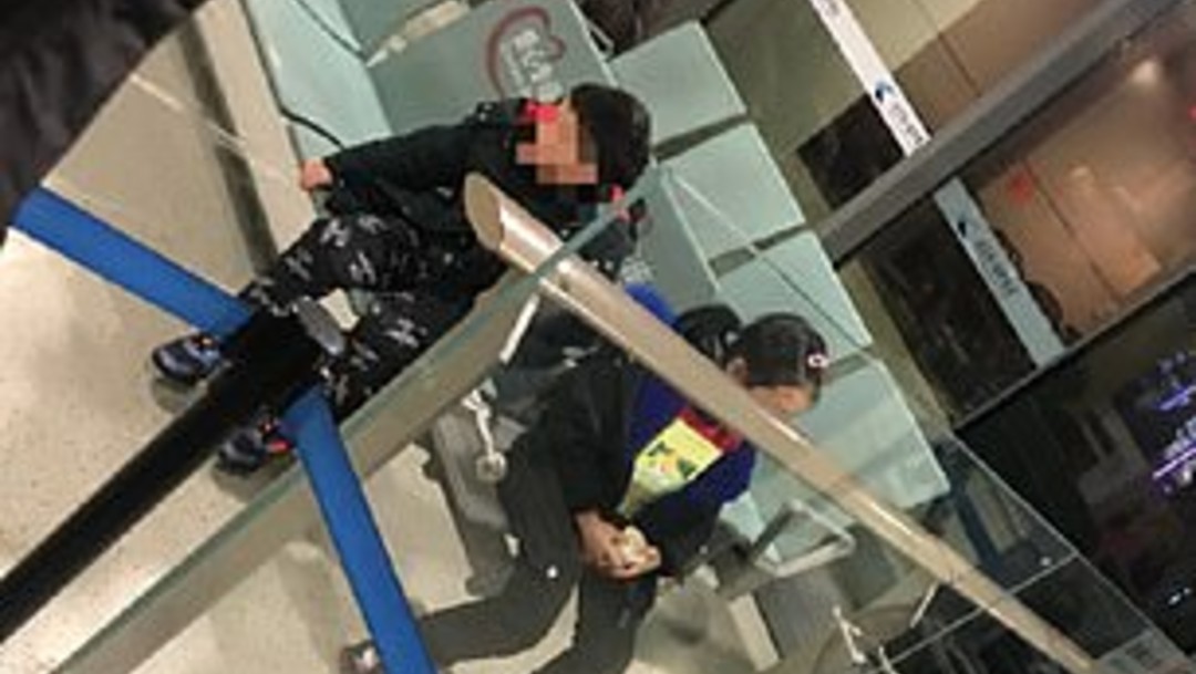 Foto: Padres abandonan a sus hijos con síntomas de coronavirus en aeropuerto, 24 de enero de 2020, (Bu Xiu Zxp/Weibo)