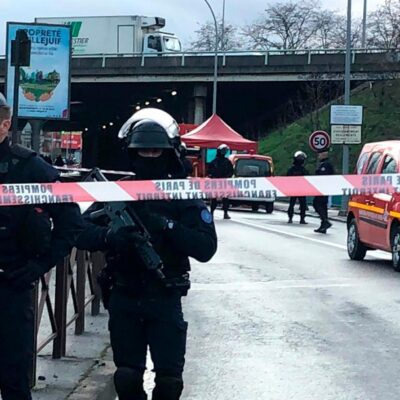Al menos un muerto en el ataque con cuchillo en París