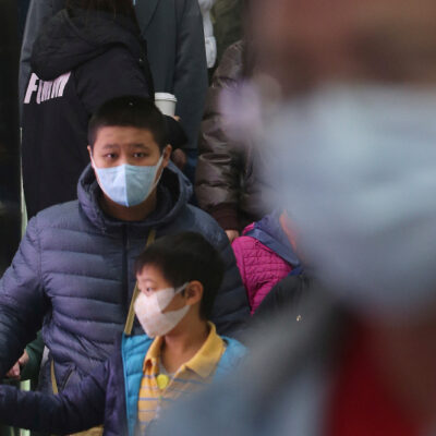 Aumentan a 132 los muertos por coronavirus en China