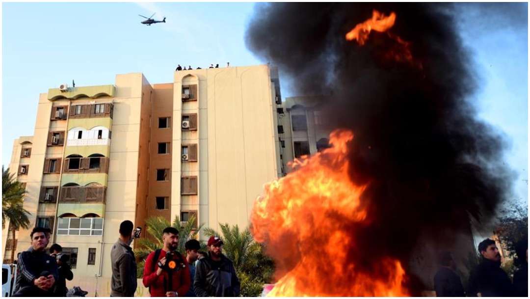 Imagen: La Embajada de EE.UU en Irak fue blanco de un nuevo ataque, 5 de enero de 2020 (EFE)