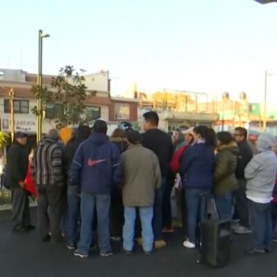 Vecinos bloquean avenida Tláhuac por falta de agua