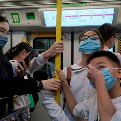 Van 25 muertos por coronavirus en China y 830 casos confirmados