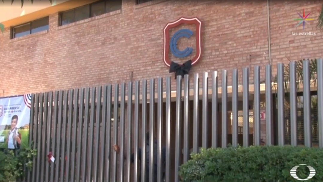 FOTO Colegio Cervantes: Tras tiroteo, 100 maestros reciben apoyo psicológico (Noticieros Televisa)