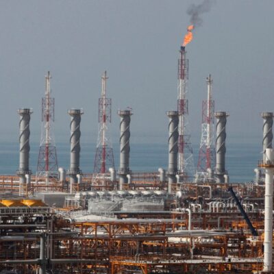 Conflicto entre EE.UU. e Irán arrastra a bolsas y dispara el petróleo