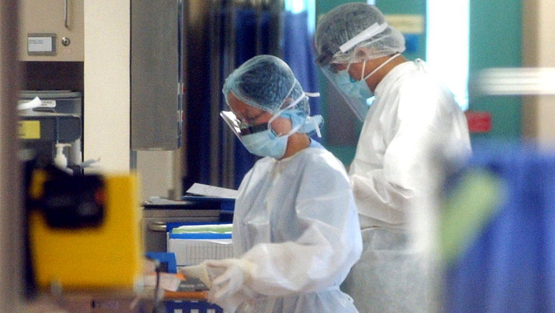 Foto: Médicos buscan pruebas de contagio por coronavirus