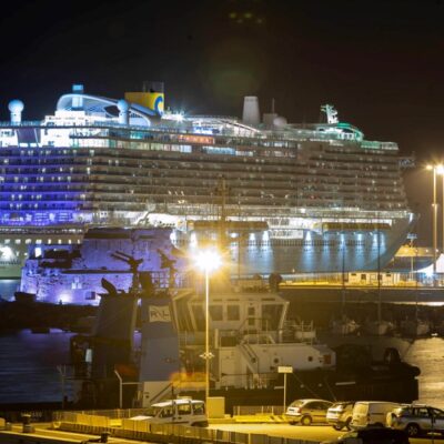 Pasajeros del crucero en Italia desembarcan tras descartarse coronavirus