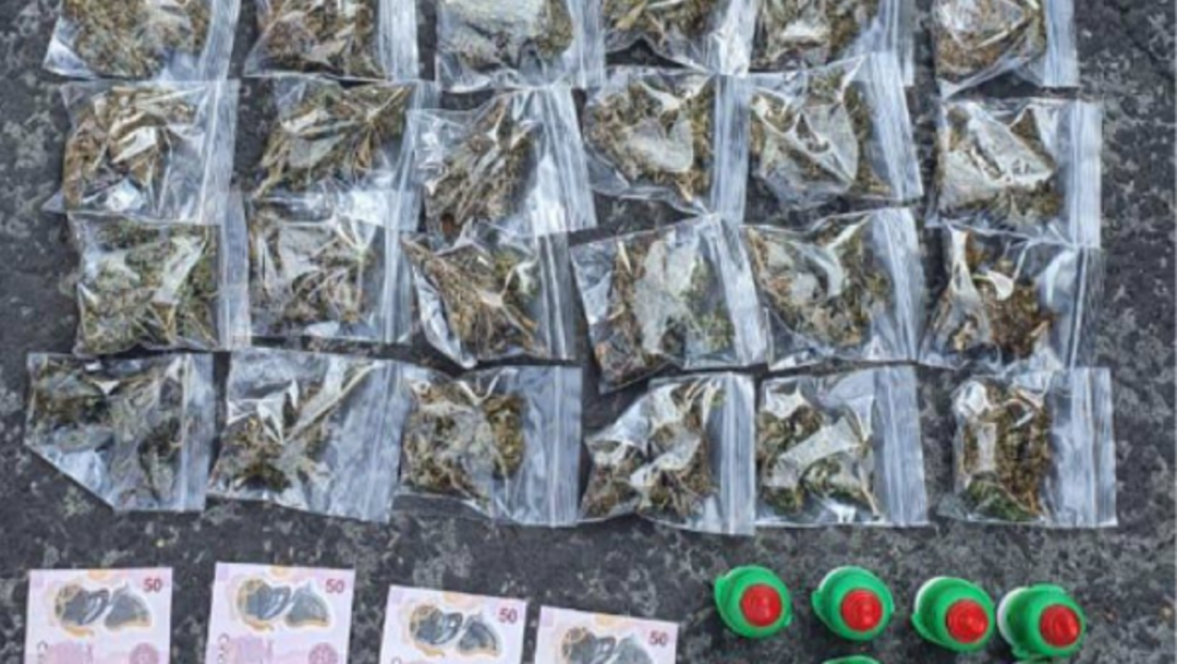 FOTO: Bolsas con marihuana y dulces de tamarindo manipulado. (SSC)