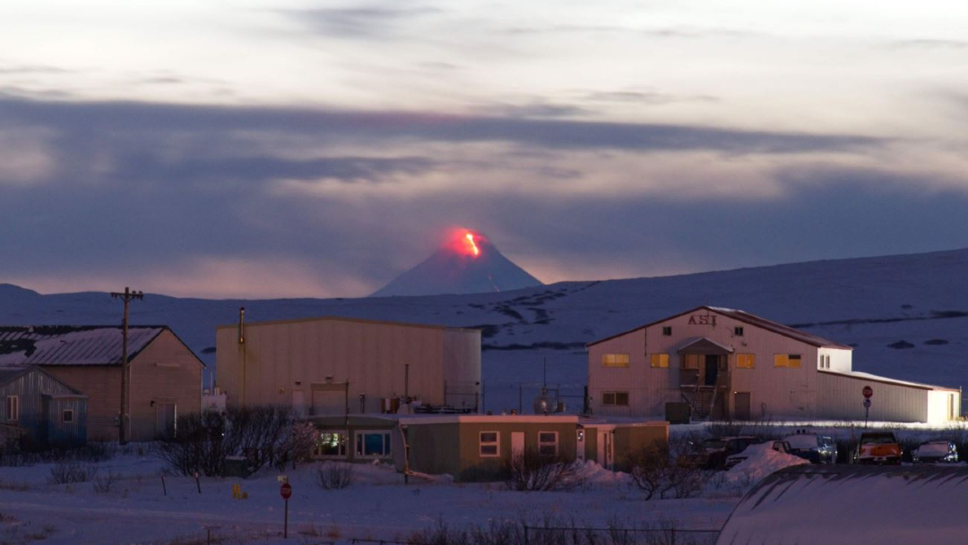 Foto: El volcán Shishaldin entró en erupción, 8 enero 2019