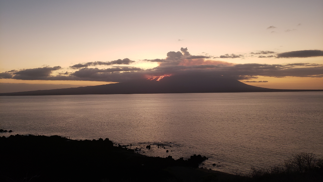 FOTO Se registra nueva erupción en volcán ‘La Cumbre’ de Islas Galápagos (EFE)