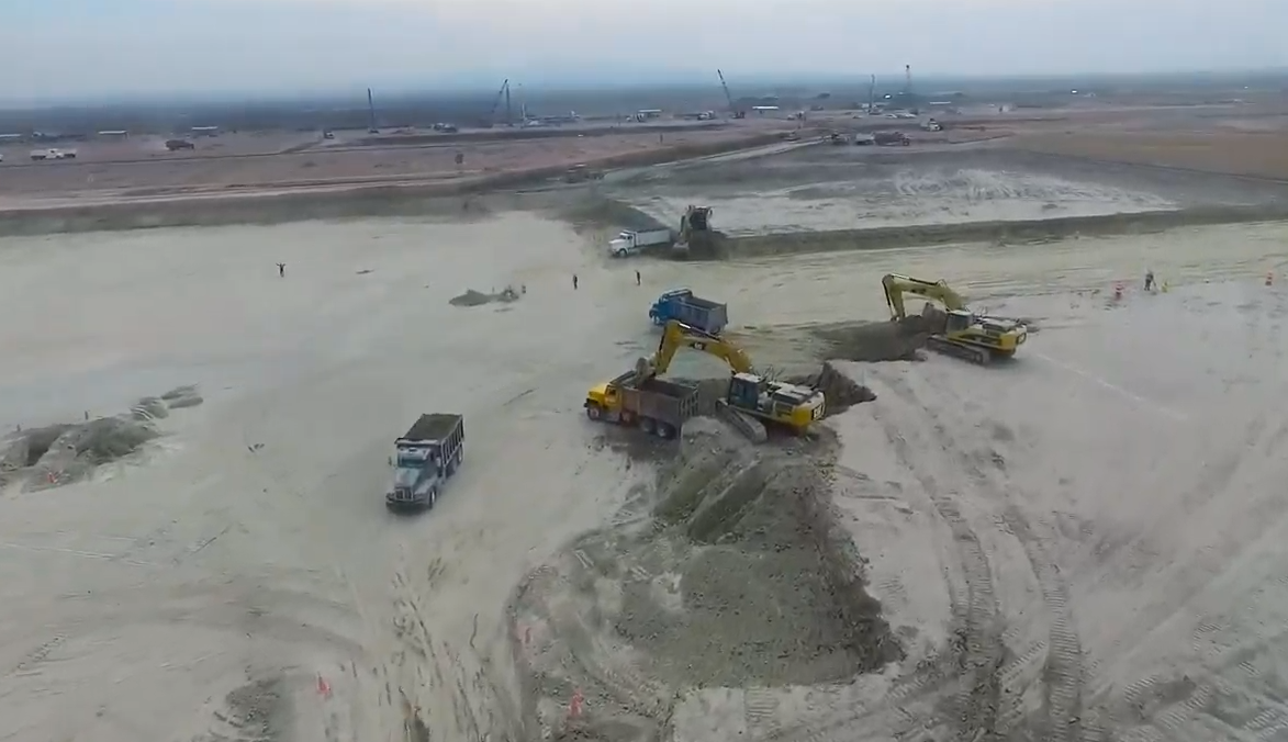 FOTO Avances en la construcción del aeropuerto de Santa Lucía (YouTube)
