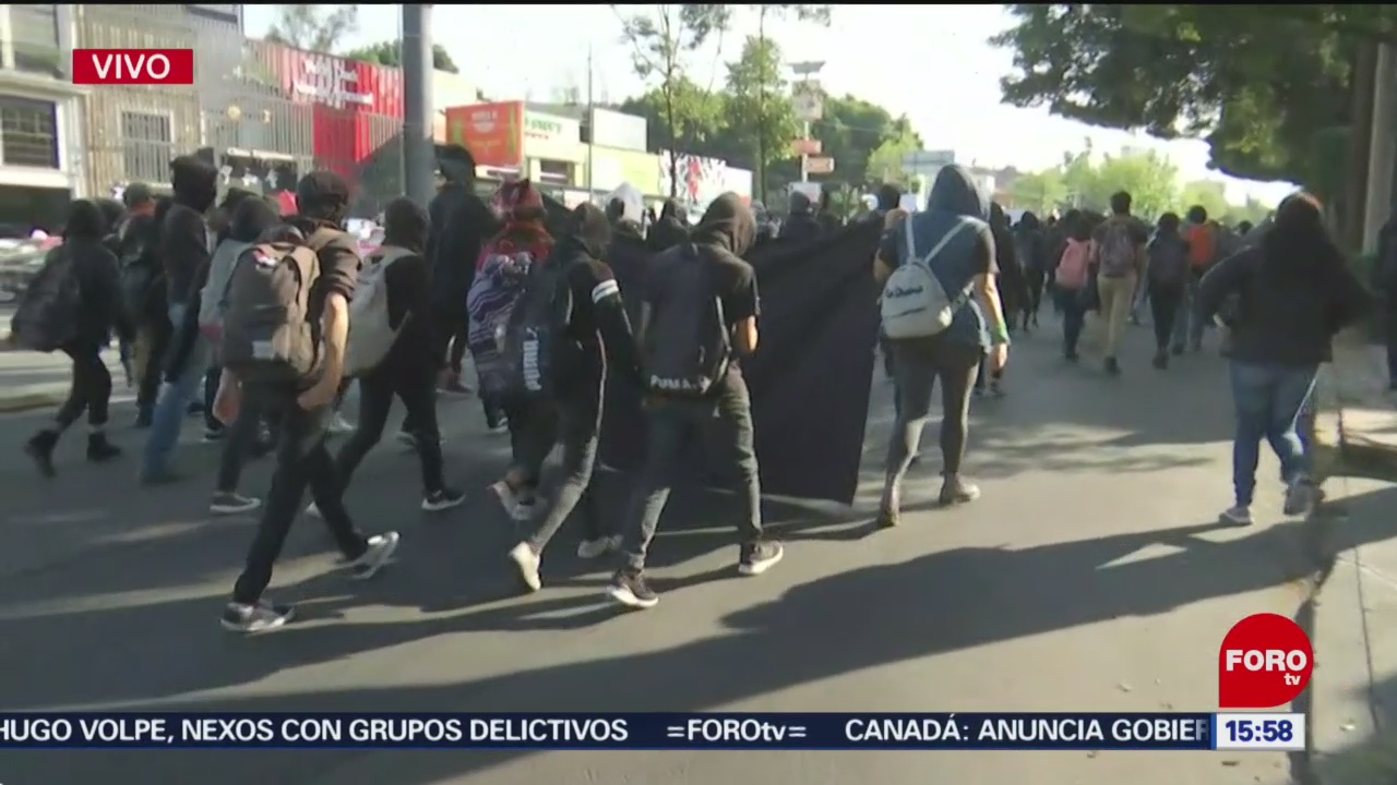 FOTO: estudiantes de la unam marchan sobre insurgentes rumbo a rectoria