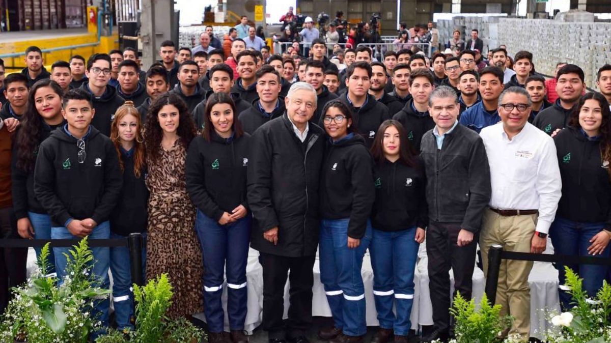 Foto: Andrés Manuel López Obrados se reúne con chicos del programa “Jóvenes Construyendo el Futuro”. Cuartoscuro