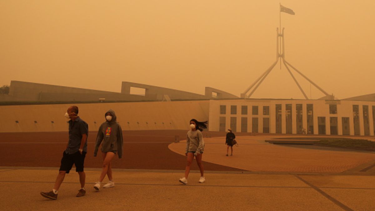 Foto: El humo de los incendios en Australia cubre los edificios. Getty Images