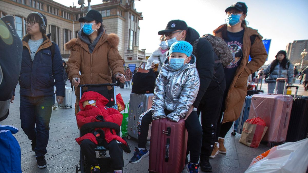 Foto: Un grupo de ciudadanos chinos usan cubre bocas. AP