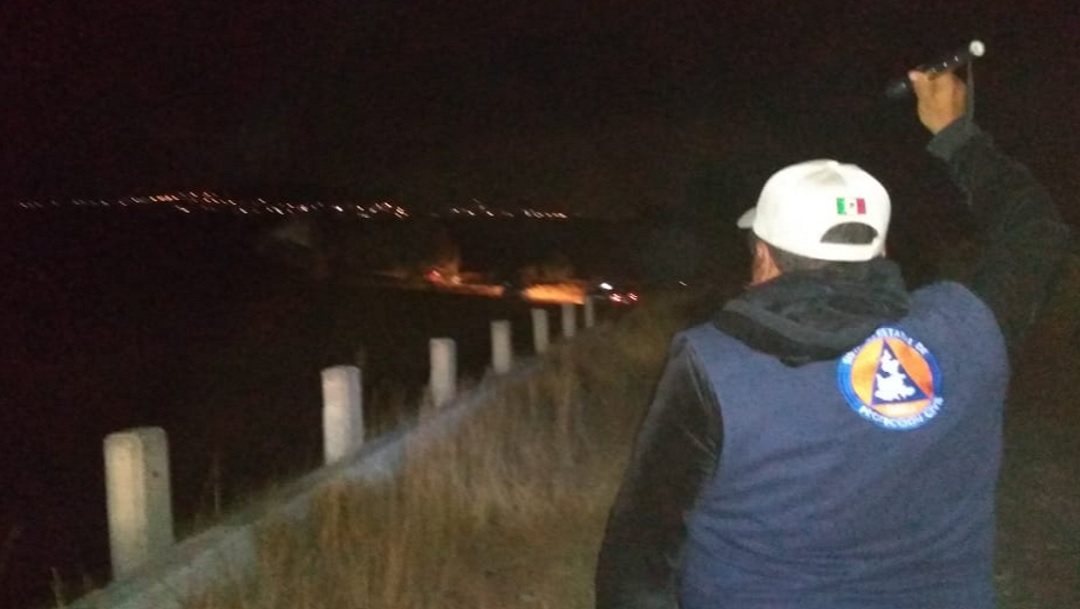Se registra fuga de gas en forma de fuente por posible toma clandestina en Tecamachalco, Puebla