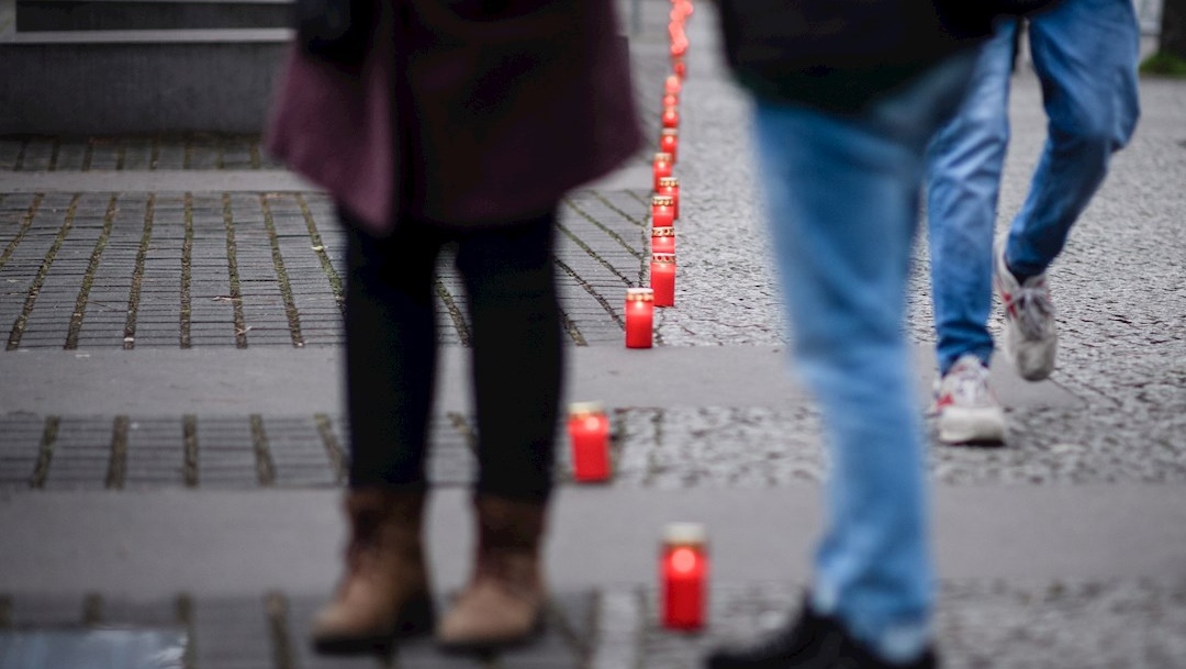 Foto: Encendieron 75 velas en el Monumento a las víctimas del Holocausto levantado en Berlín.