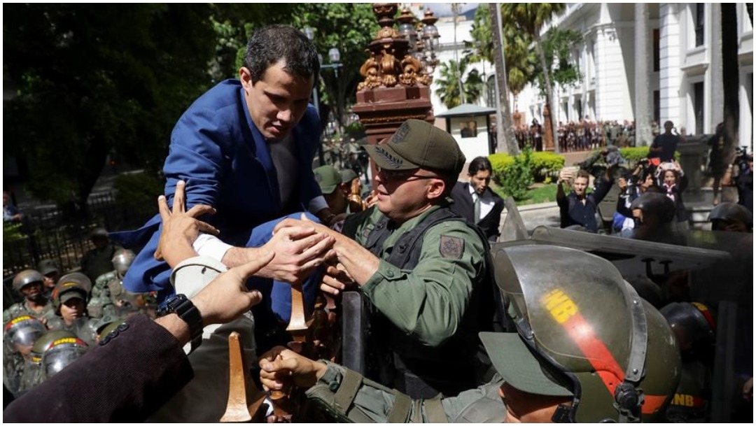 Foto: Guardia Nacional impidió ingreso de Juan Guaidó al Parlamento, 5 de enero de 2020 (EFE)