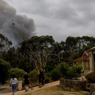Leve mejora en clima atenúa incendios en Australia