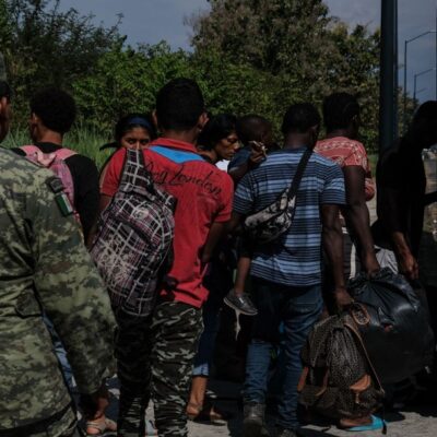 Migrantes regresan a sus países tras intentos fallidos de ingresar a México