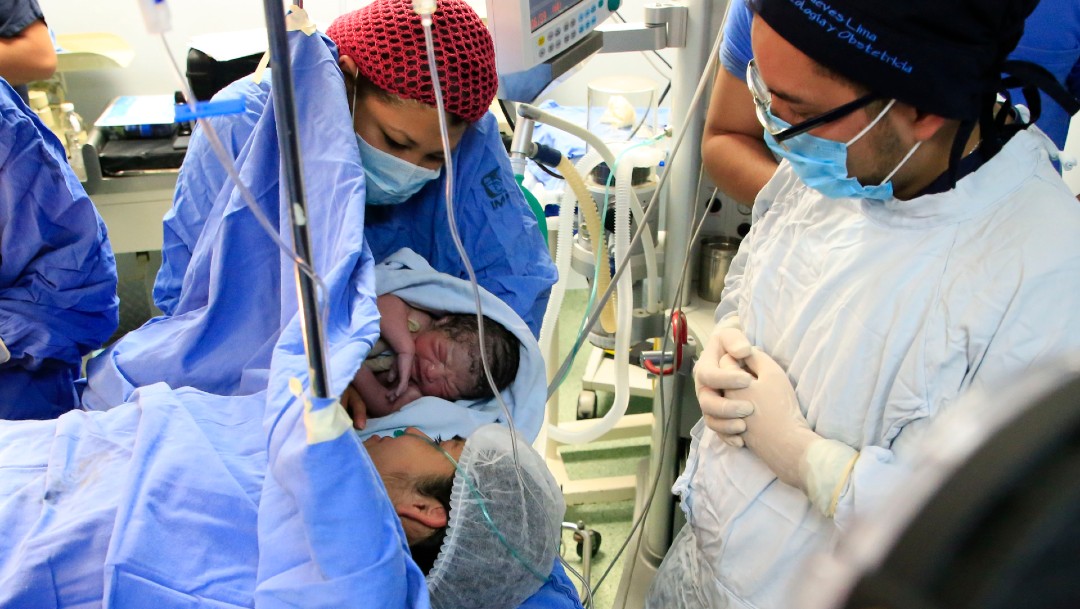 Nace el primer bebé del 2020 en Hospital La Raza, del IMSS