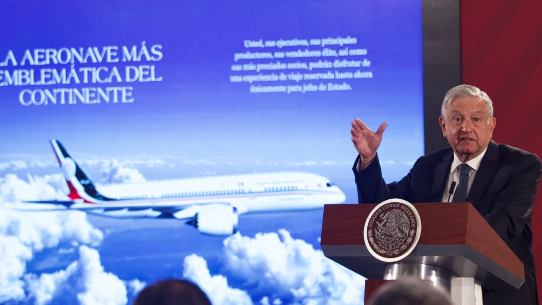 Foto: Presenta AMLO opciones para avión presidencial; una es rifarlo