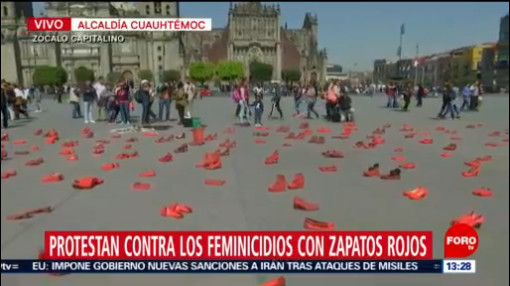 FOTO: 11 enero 2020, Autoridades de Torreón en Coahuila piden no revictimizar a los niños tras la balacera registrada en escuela de Torreón protestan con zapatos rojos contra feminicidios en la cdmx