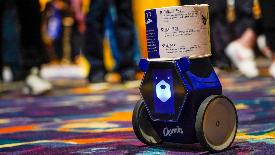 FOTO: Presentan robot que lleva papel higiénico al baño, el 06 de enero de 2020