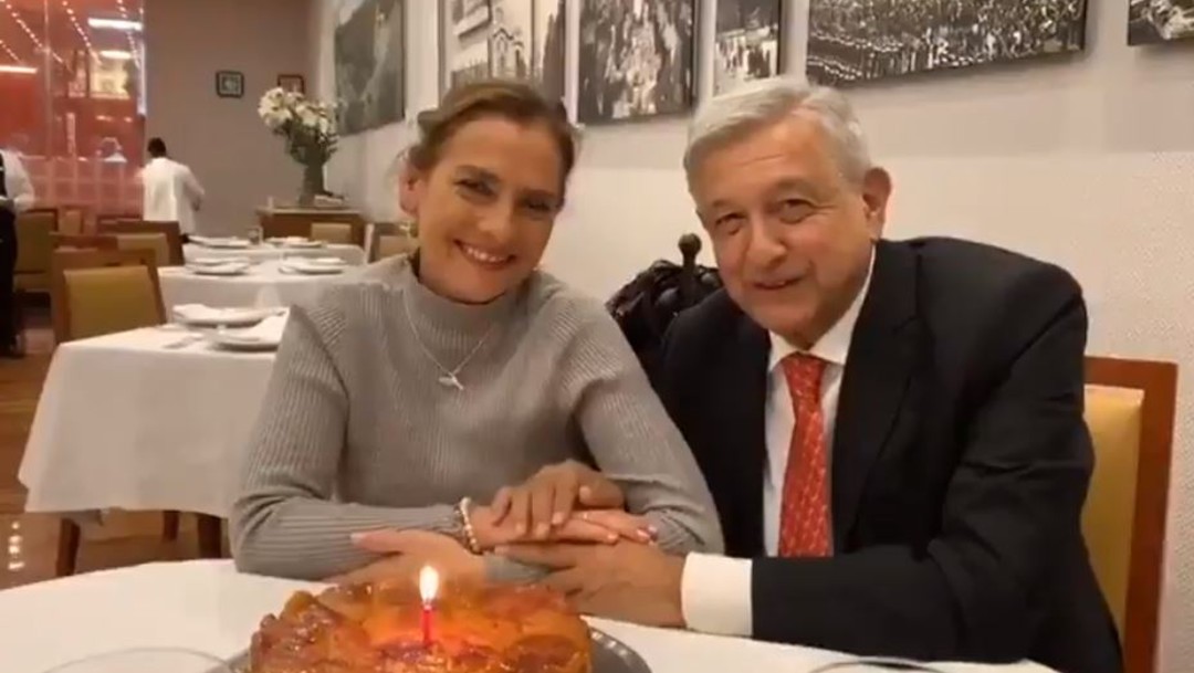 Se rayó Beatriz, dice AMLO a Gutiérrez Müller en cumpleaños