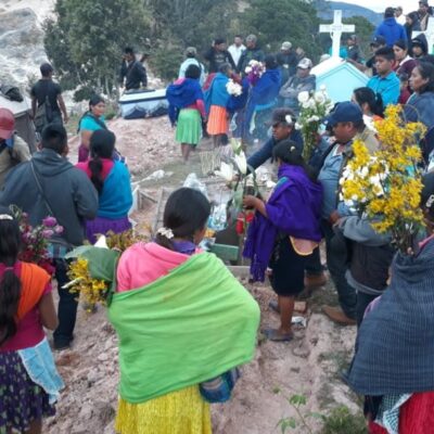 Sepultan a cinco de los 10 músicos asesinados en Chilapa, Guerrero