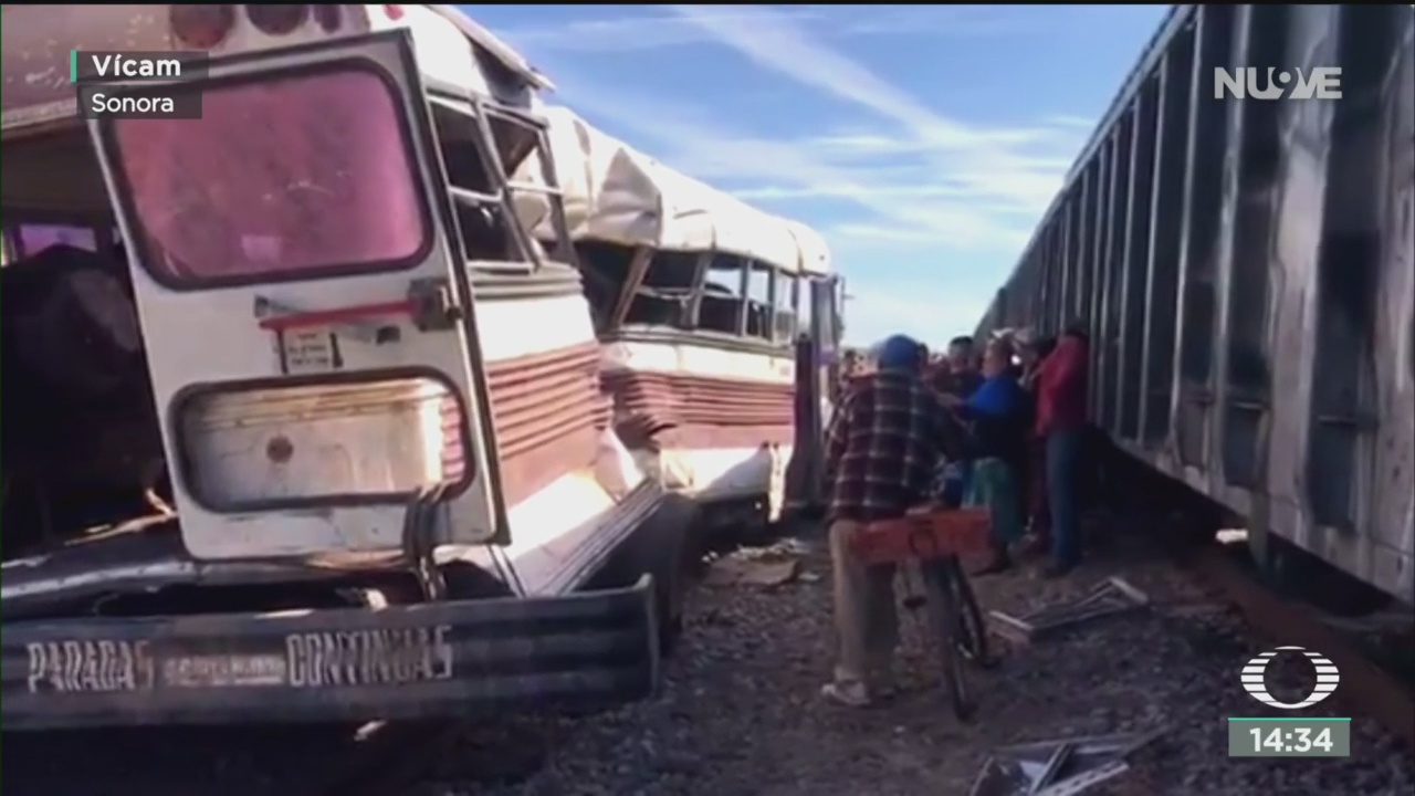 FOTO: tren impacta a camion de jornaleros en sonora