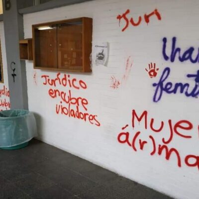 Continúa tomada la Prepa 9 de la UNAM; exigen destituciones y convocan a asamblea
