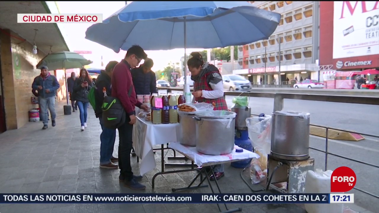FOTO: vendedores de tamales de cdmx se ven afectados por prohibicion de bolsas de plastico