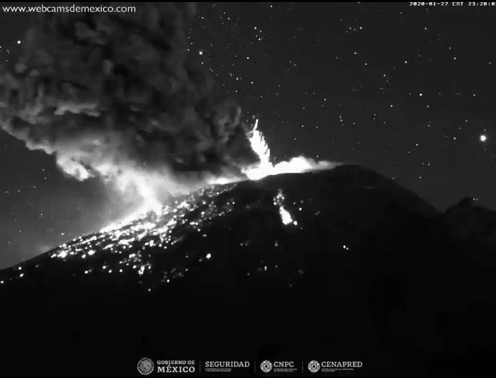 Popocatépetl registra explosión con material incandescente