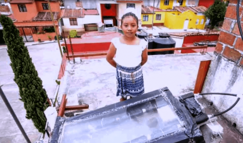 FOTO Cómo una niña de 10 años acerca a las mujeres a la ciencia (Noticieros Televisa)