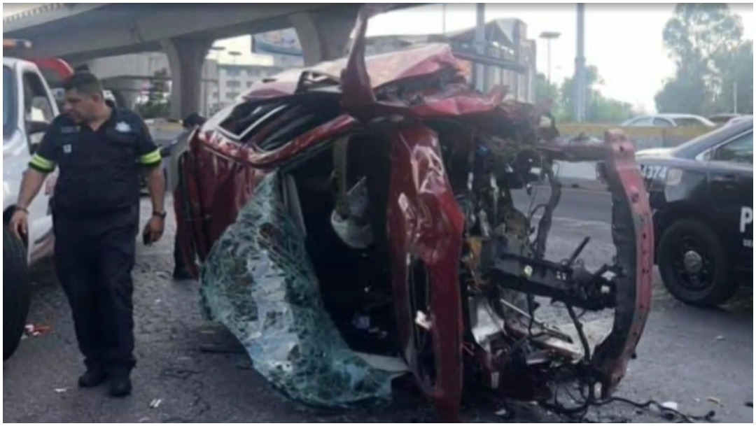 Foto: El conductor de un vehículo murió tras accidente en el segundo piso, 23 de febrero de 2020 (Foro TV)