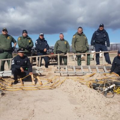Aseguran nueve escaleras usadas para brincar muro en Chihuahua