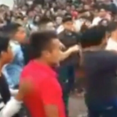 Video: Captan batalla campal entre jóvenes en bar de Cuernavaca