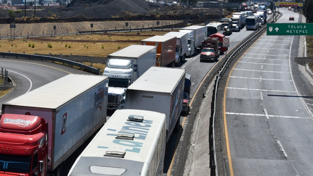 Imagen: De acuerdo con la Canacar, alrededor del 75% de los delitos que se cometen contra automovilistas y transportistas y ocurren en cuatro estados que son Puebla, Michoacán, Estado de México y Tlaxcala
