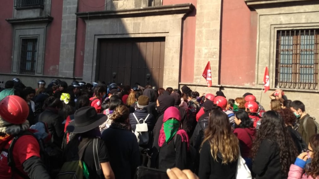 Foto: Concluye reunión de feministas y autoridades en Palacio Nacional; no hay acuerdos