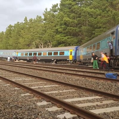 Descarrilamiento de tren en Australia deja un saldo de dos muertos