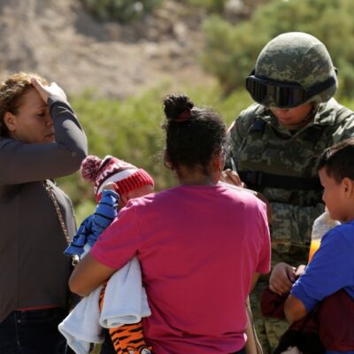 Ebrard: Cruces de migrantes en frontera con EEUU se han reducido 74%